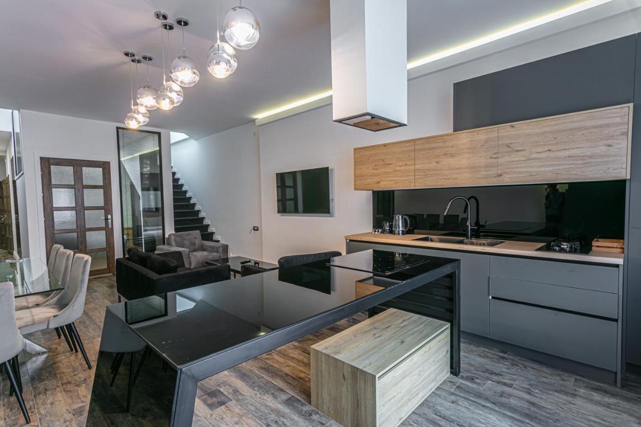 Luxe Apartment In Center Ereván Exterior foto