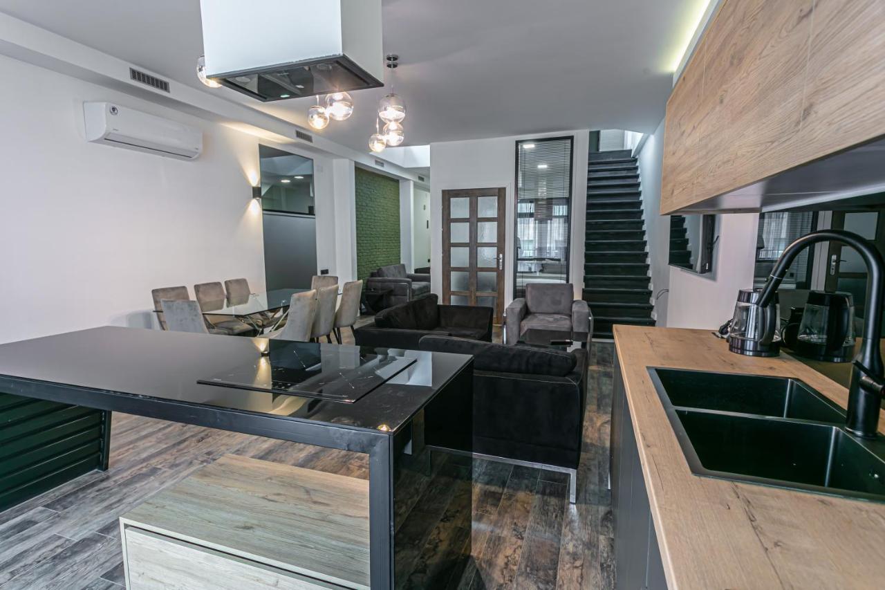 Luxe Apartment In Center Ereván Exterior foto