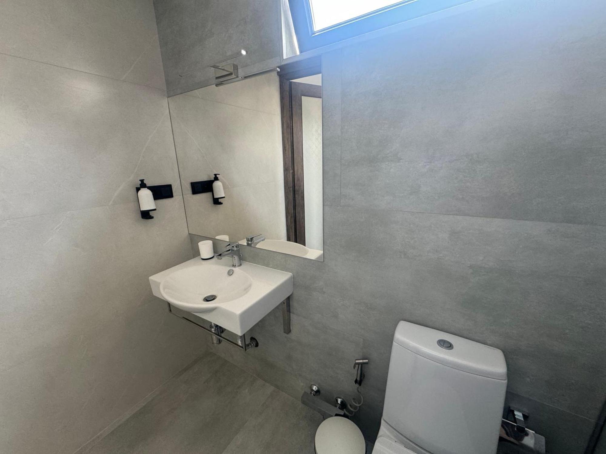 Luxe Apartment In Center Ereván Exterior foto